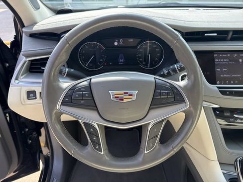 Used 2020 Cadillac XT5 Premium Luxury FWD image 13