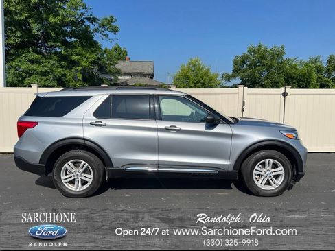 Used 2024 Ford Explorer XLT w/ Equipment Group 202A AWD/4WD image 1