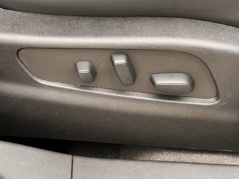 Certified 2022 Cadillac XT4 Premium Luxury w/ Enhanced Visibility Package image 28