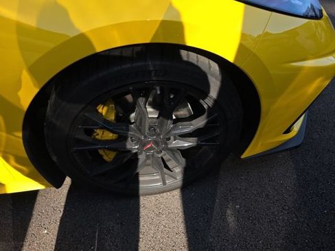 Used 2025 Chevrolet Corvette Stingray Preferred Cpe w/ Z51 Performance Package RWD image 12