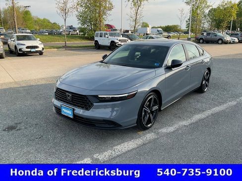 Used 2025 Honda Accord Sport image 2