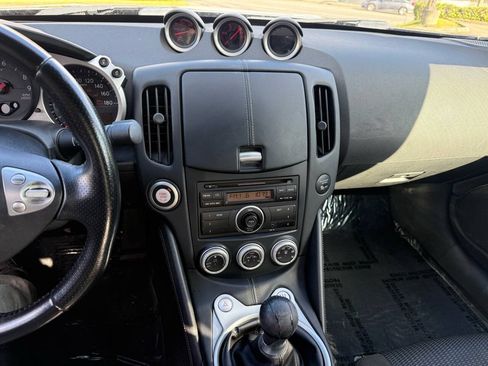 Used 2010 Nissan 370Z Coupe w/ Sport Pkg RWD image 19