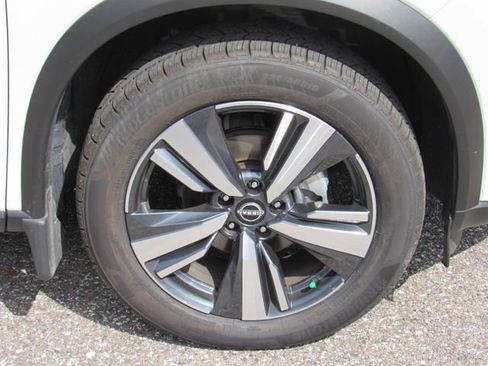 Certified 2023 Nissan Rogue Platinum w/ Platinum Premium Package FWD image 11