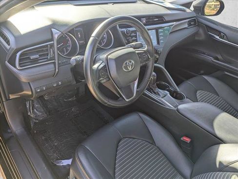Used 2020 Toyota Camry SE image 11