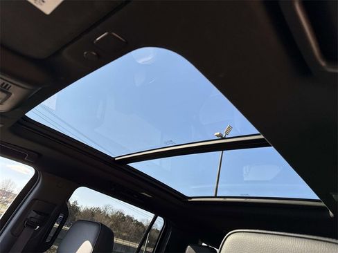 Used 2022 GMC Yukon XL Denali image 18