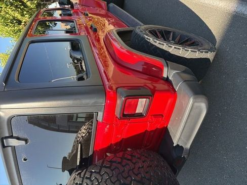 Used 2021 Jeep Wrangler Unlimited Sahara AWD/4WD image 8