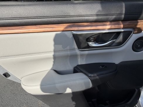Used 2022 Honda CR-V Touring image 30