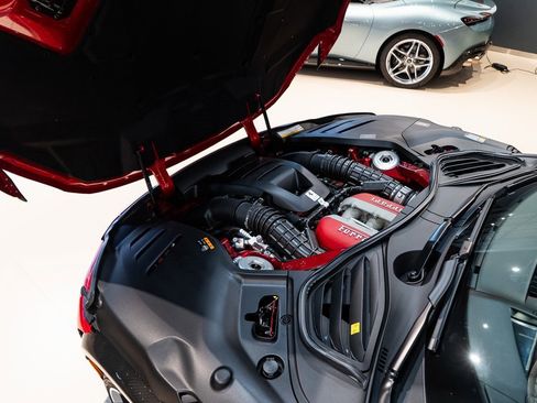 Used 2023 Ferrari Purosangue image 17