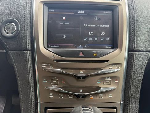 Used 2012 Lincoln MKX AWD image 10