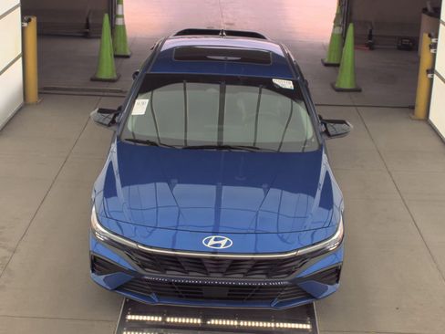 Used 2024 Hyundai Elantra SEL w/ Convenience Package FWD image 2
