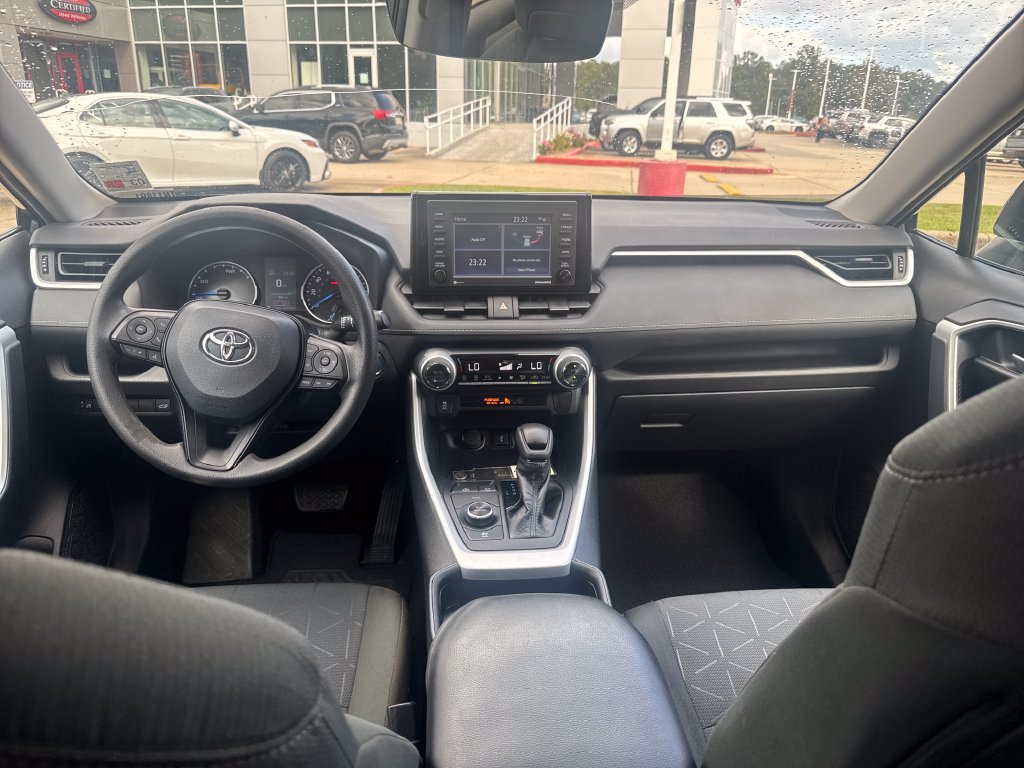 Used 2021 Toyota RAV4 XLE w/ Convenience Package AWD/4WD image 19