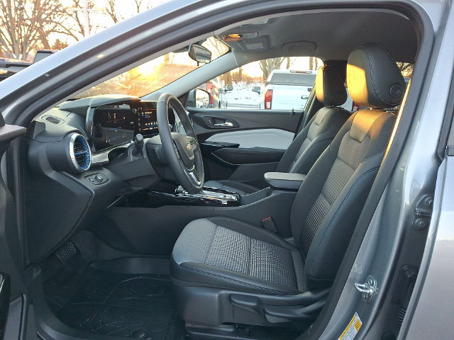 Certified 2025 Chevrolet Trax LT w/ Driver Confidence Package FWD image 18