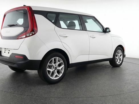 Used 2025 Kia Soul LX w/ LX Technology Package image 9