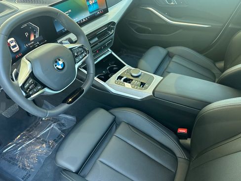 Used 2025 BMW 330i Sedan w/ Premium Package RWD image 11