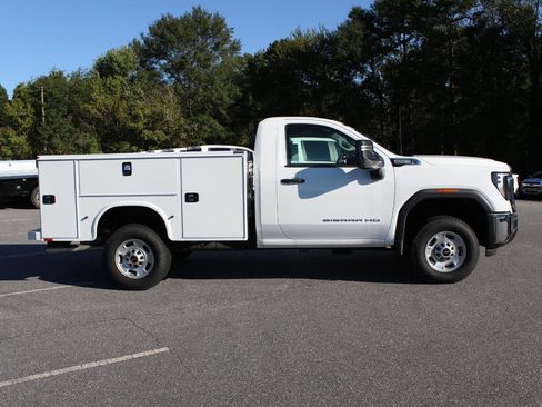 New 2024 GMC Sierra 2500 Pro RWD image 8