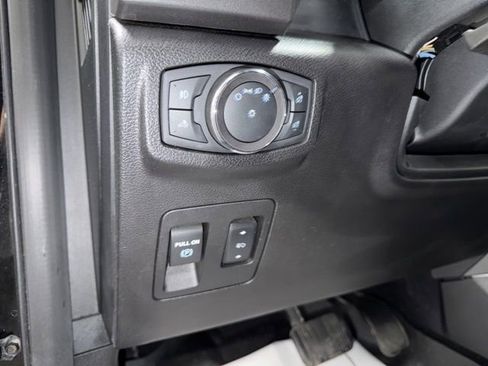Used 2019 Ford F150 XLT w/ Equipment Group 302A Luxury AWD/4WD image 14