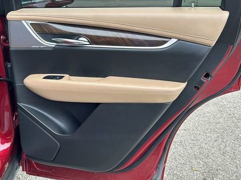 Used 2020 Cadillac XT6 Premium Luxury w/ Platinum Package image 12