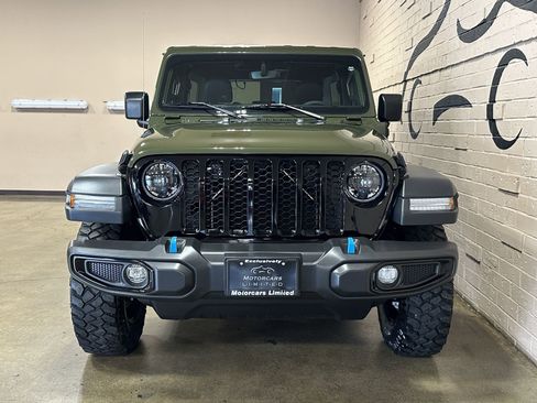 Used 2023 Jeep Wrangler Unlimited w/ Cold Weather Group AWD/4WD image 9