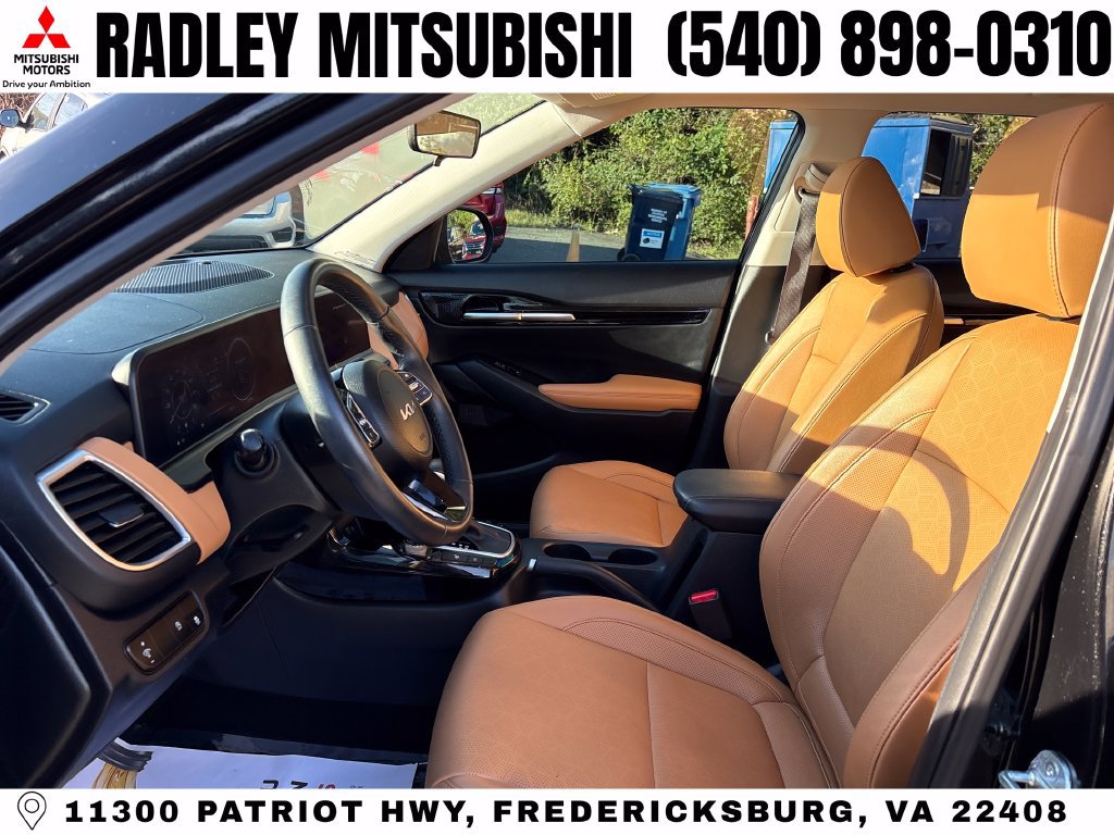 Used 2025 Kia Seltos EX w/ EX Sunroof Package FWD image 3