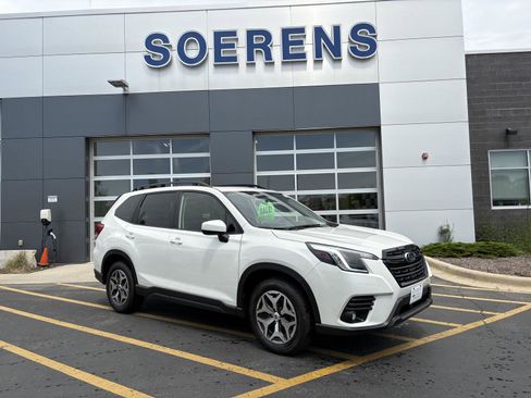 Used 2024 Subaru Forester Premium w/ POP Package 1 AWD/4WD image 1