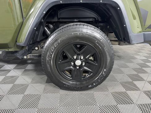 Used 2022 Jeep Gladiator Sport AWD/4WD image 37