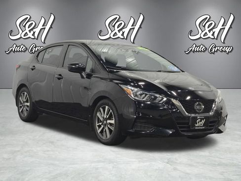 Used 2020 Nissan Versa SV FWD image 2