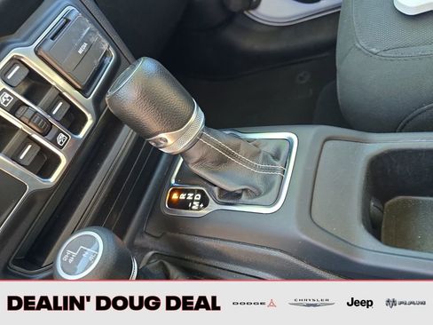 Used 2023 Jeep Gladiator Overland image 25