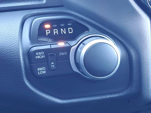 Used 2024 RAM 2500 Big Horn w/ Sport Appearance Package image 18