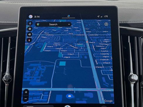 Used 2025 Volvo XC90 B6 Plus w/ Protection Package Premier image 14