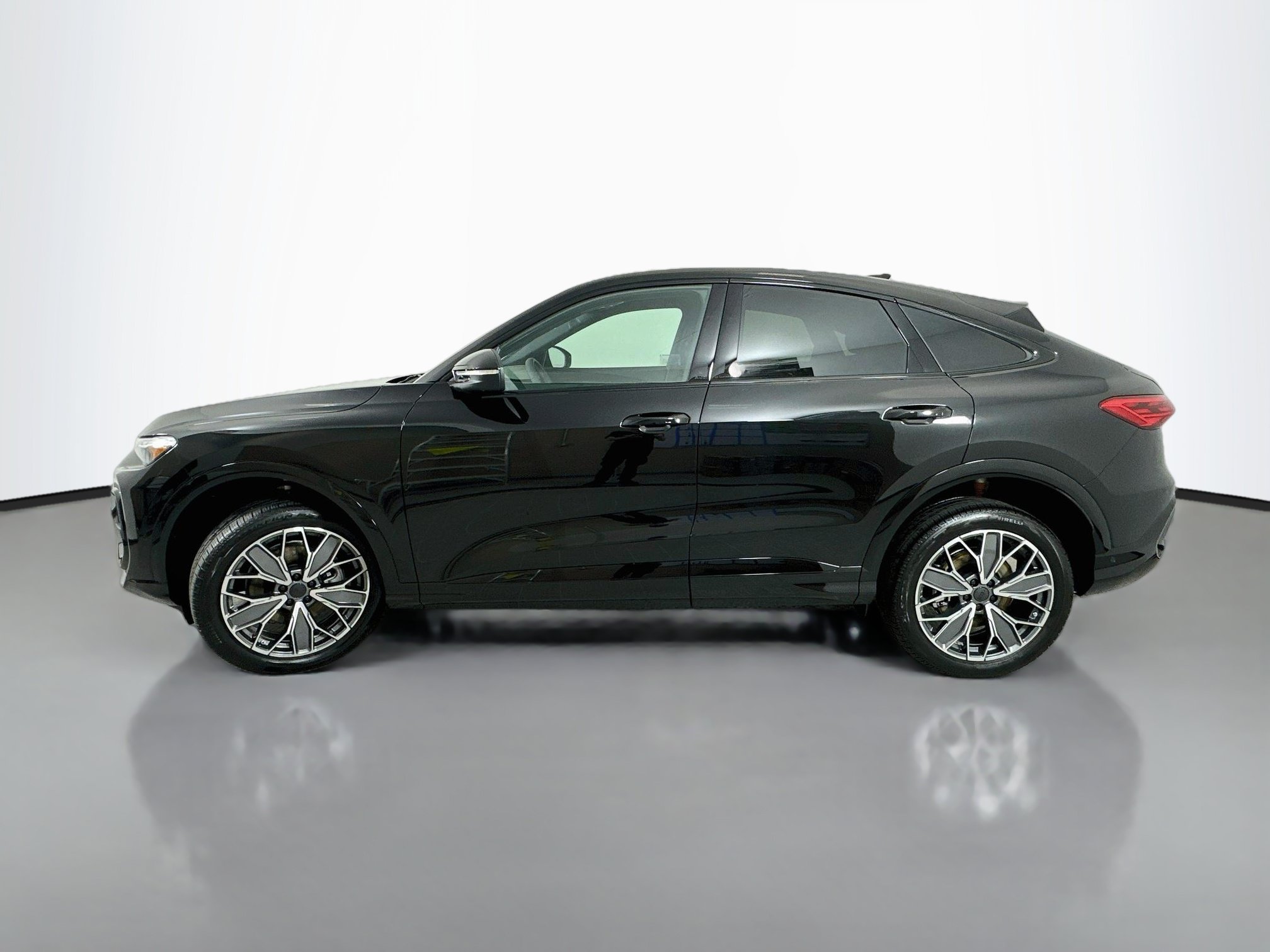 New 2026 Audi Q5 Premium Plus AWD/4WD image 4