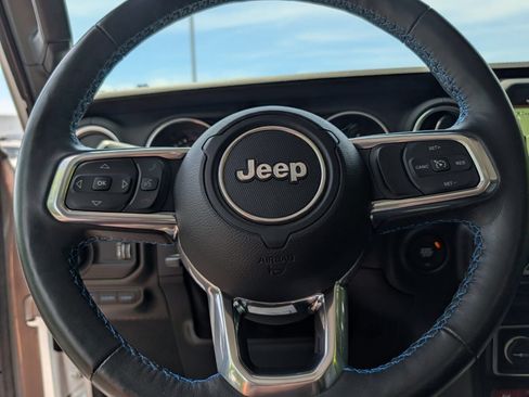 Used 2023 Jeep Wrangler Unlimited Rubicon 4xe w/ Cold Weather Group AWD/4WD image 33