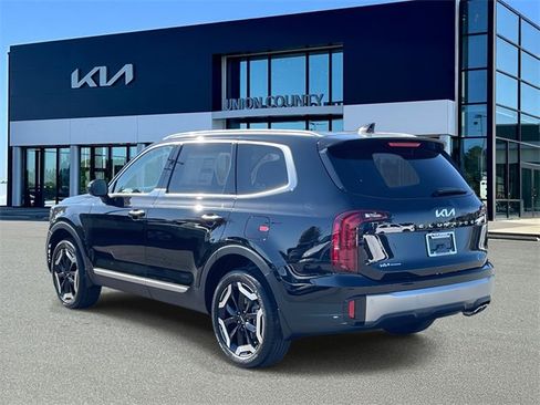 New 2025 Kia Telluride S image 4