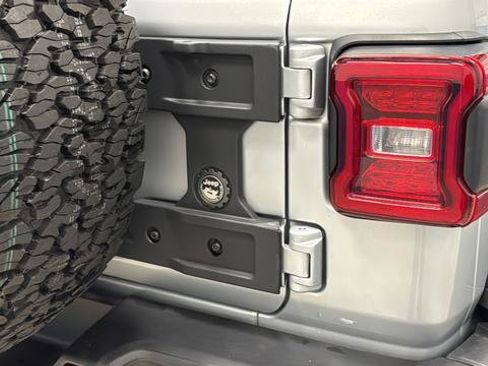 Used 2024 Jeep Wrangler Unlimited Rubicon w/ XTREMEE 35" Tire Package image 31