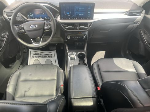 Used 2025 Ford Escape Platinum AWD/4WD image 18