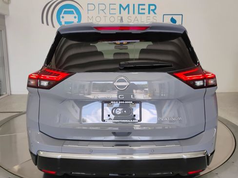 Used 2024 Nissan Rogue Platinum w/ Platinum Premium Package FWD image 23