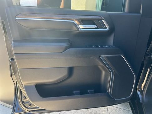 Used 2022 Chevrolet Silverado 1500 LT image 13