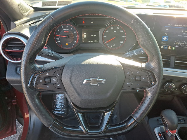 Used 2025 Chevrolet Trax RS w/ Sunroof Package FWD image 19