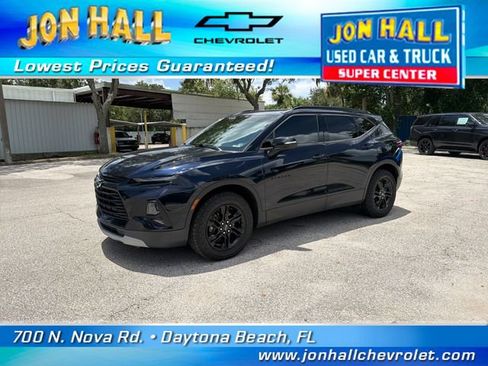 Used 2020 Chevrolet Blazer LT w/ Sound & Technology Package FWD image 2
