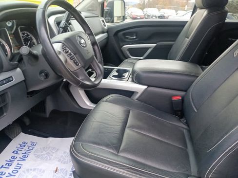 Used 2019 Nissan Titan PRO-4X w/ Pro-4x Convenience Package image 16