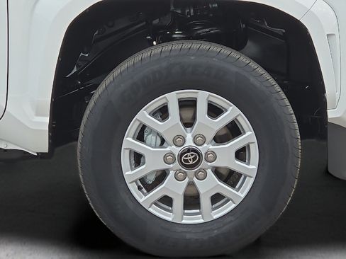 Used 2026 Toyota Tacoma SR5 AWD/4WD image 10