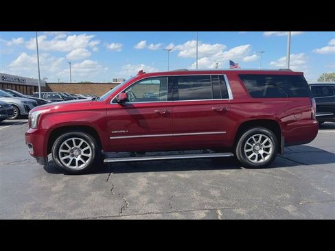 Certified 2017 GMC Yukon XL Denali w/ Open Road Package AWD/4WD image 5