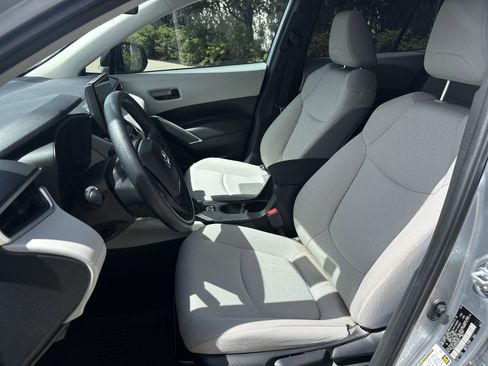 Used 2023 Toyota Corolla Cross L FWD image 15