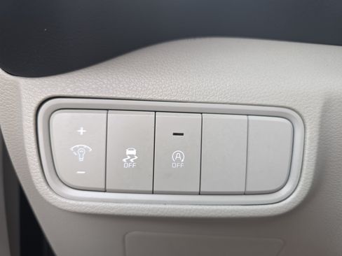 Certified 2025 Kia Soul LX w/ LX Technology Package FWD image 25