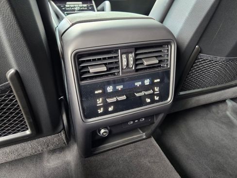 Certified 2026 Porsche Cayenne GTS AWD/4WD image 18