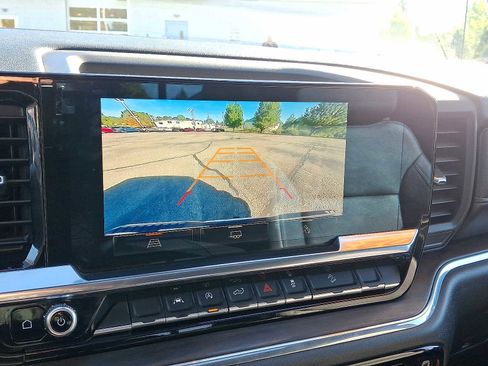 Certified 2023 GMC Sierra 1500 SLT w/ SLT Convenience Package image 18