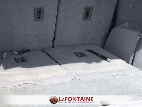 Used 2023 GMC Acadia SLT image 28