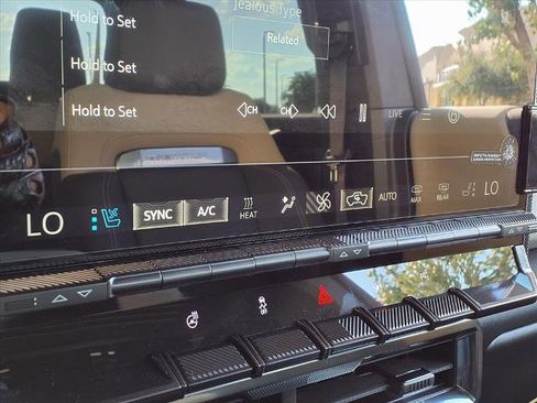 New 2026 GMC Hummer EV 4x4 Crew Cab image 7
