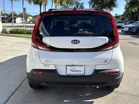 Used 2020 Kia Soul S image 3