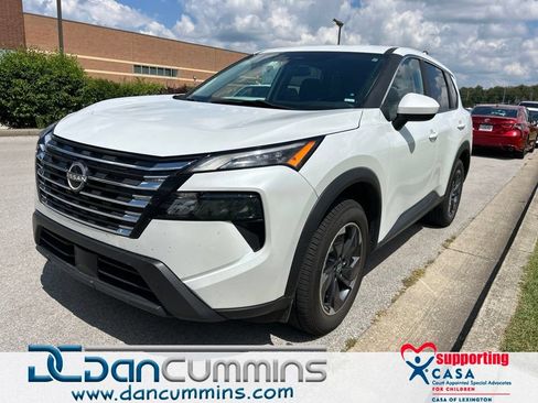 Used 2024 Nissan Rogue SV FWD image 1