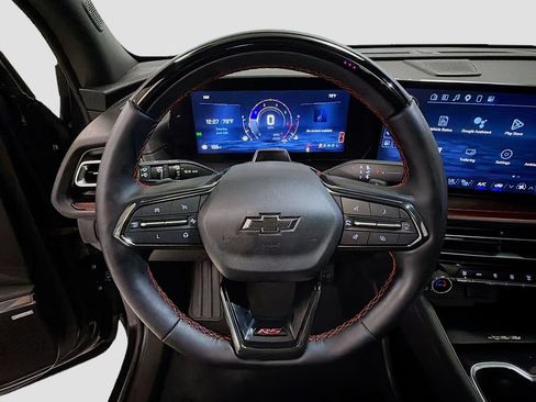 Used 2024 Chevrolet Traverse RS FWD image 13